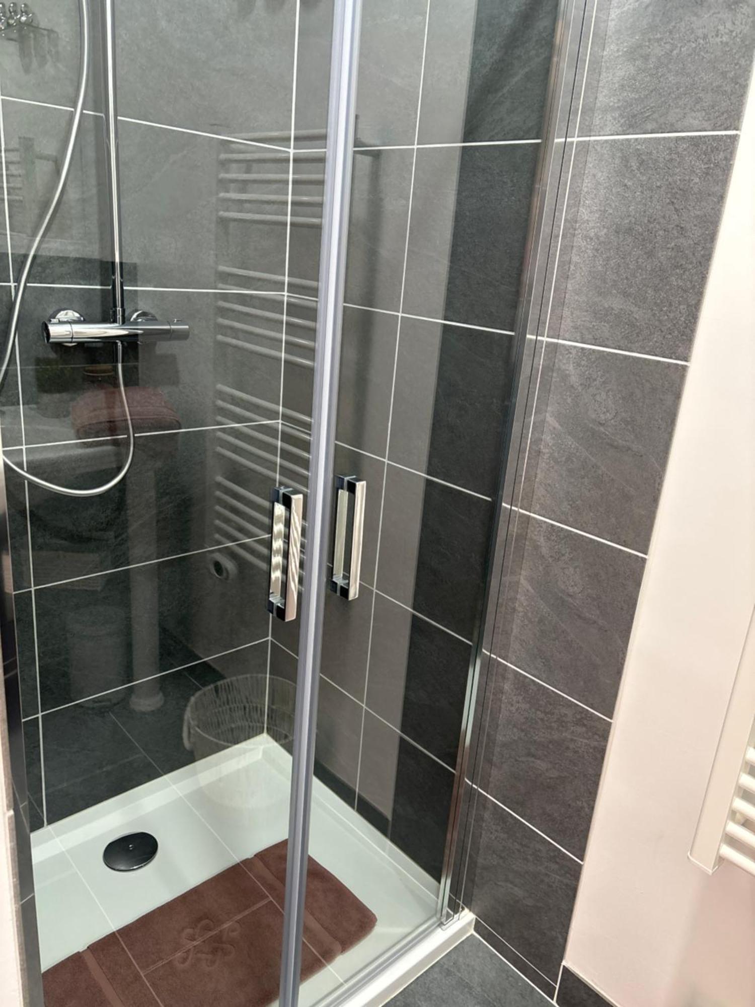 Le 911 Hotel Nazelles-Negron Luaran gambar